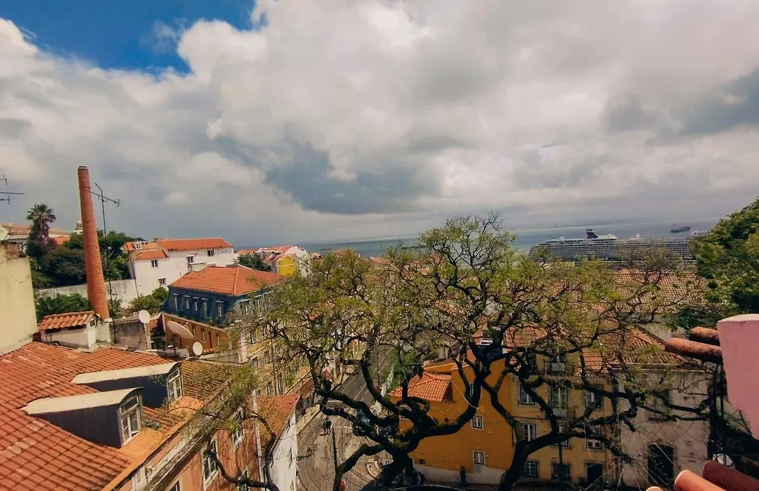 Theone Alfama-1